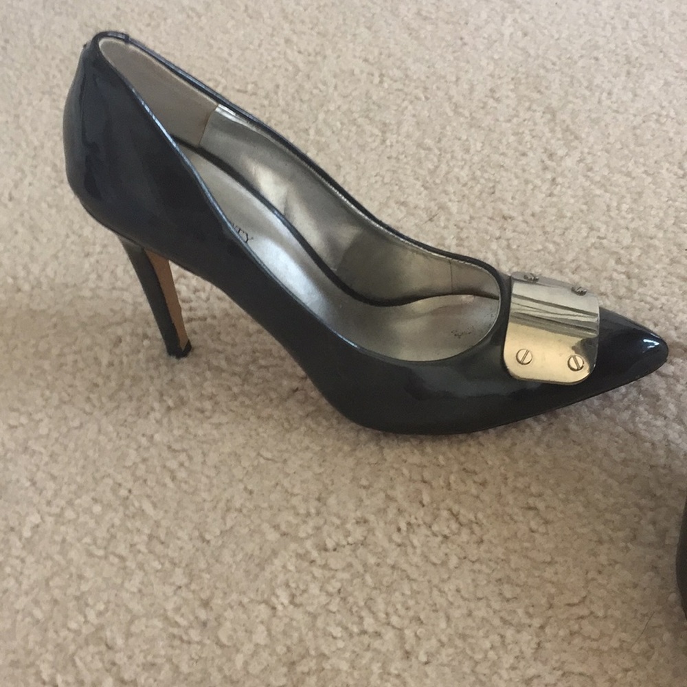 Pumps - Picture 2 of 4